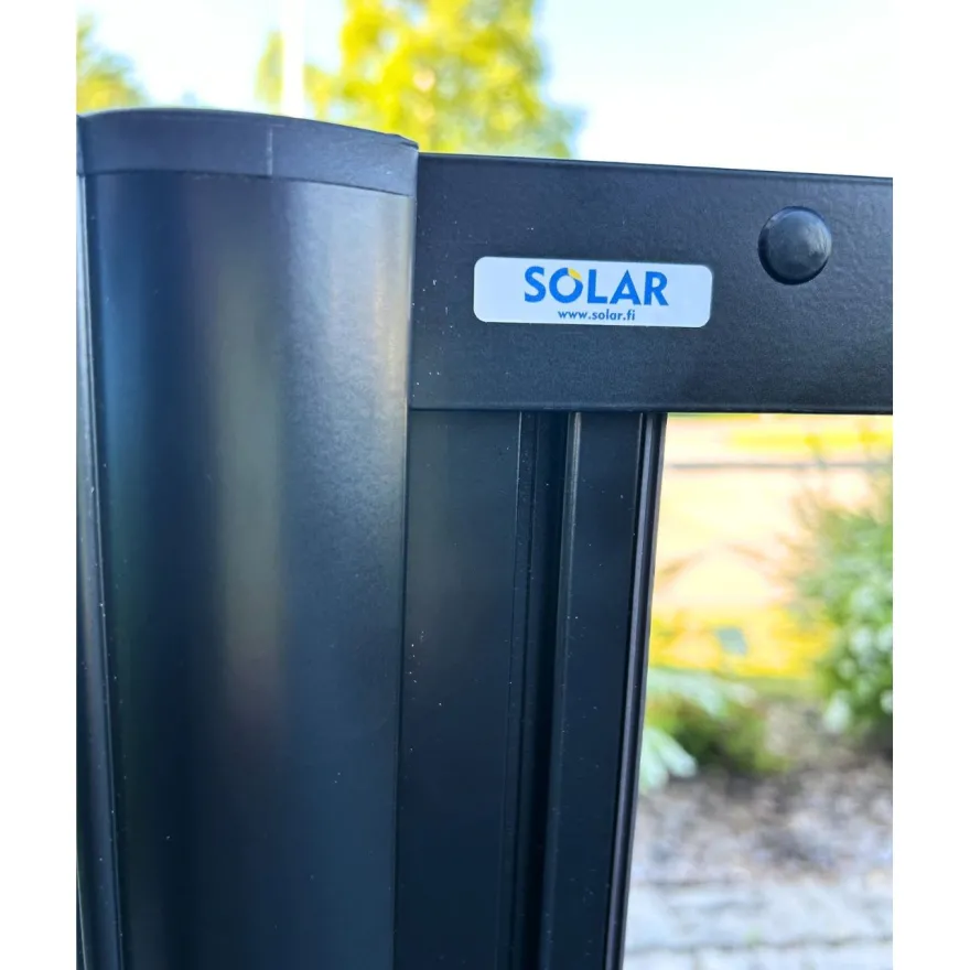 Hyönteisovi SOLAR karmin pintaan tai aukkoon, eri värejä